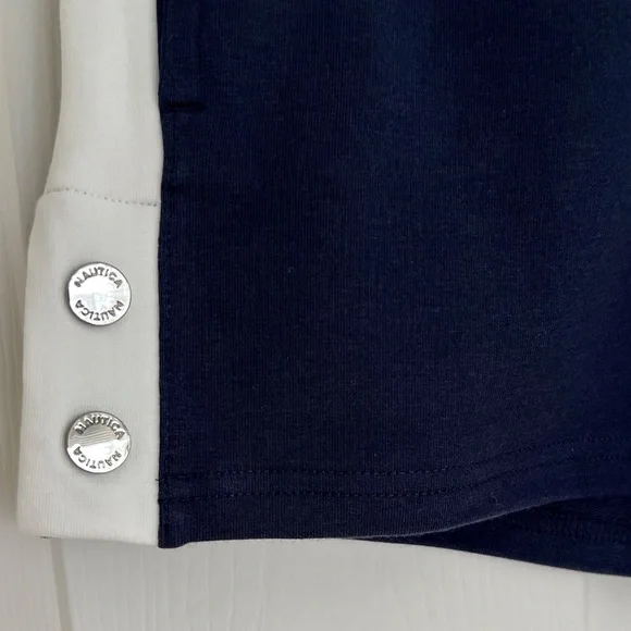 🎀Navy Blue & White Shorts - NWT - Size M🎀 - Picture 8 of 10